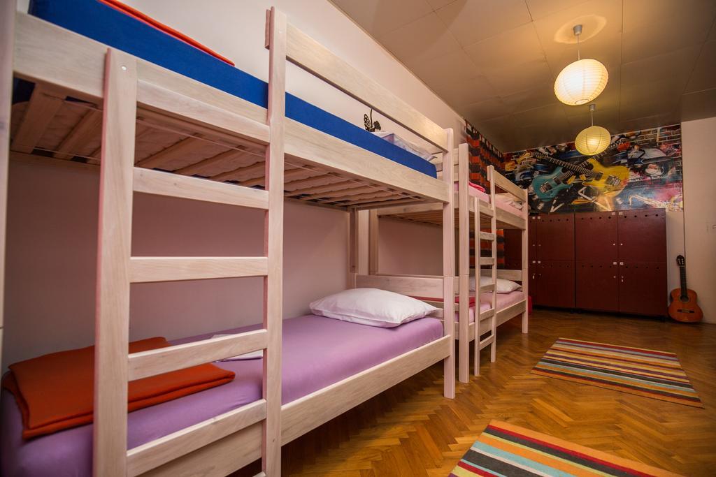 Crazy House Pola